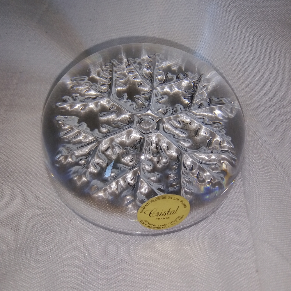 Cristal France Snowflake Lead Crystal Paperweight 3 1/2" Diameter